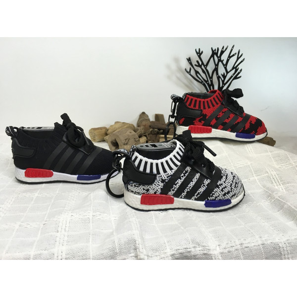 adidas-nmd-prime-knit-type-mobile-battery-key-holder