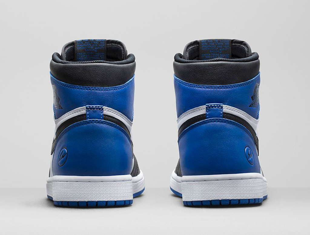 nike-air-jordan-1-bred-fragment-design-type-mobile-battery-key-holder