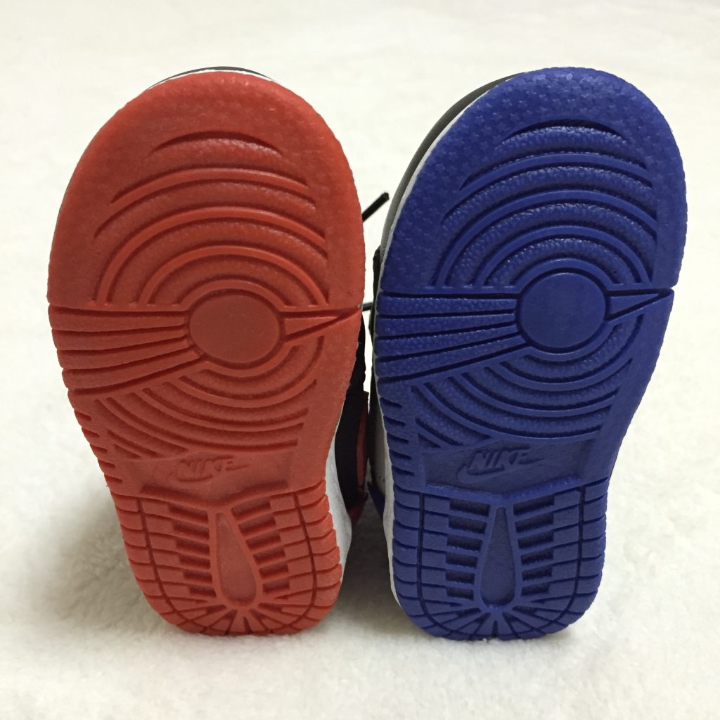 nike-air-jordan-1-bred-fragment-design-type-mobile-battery-key-holder