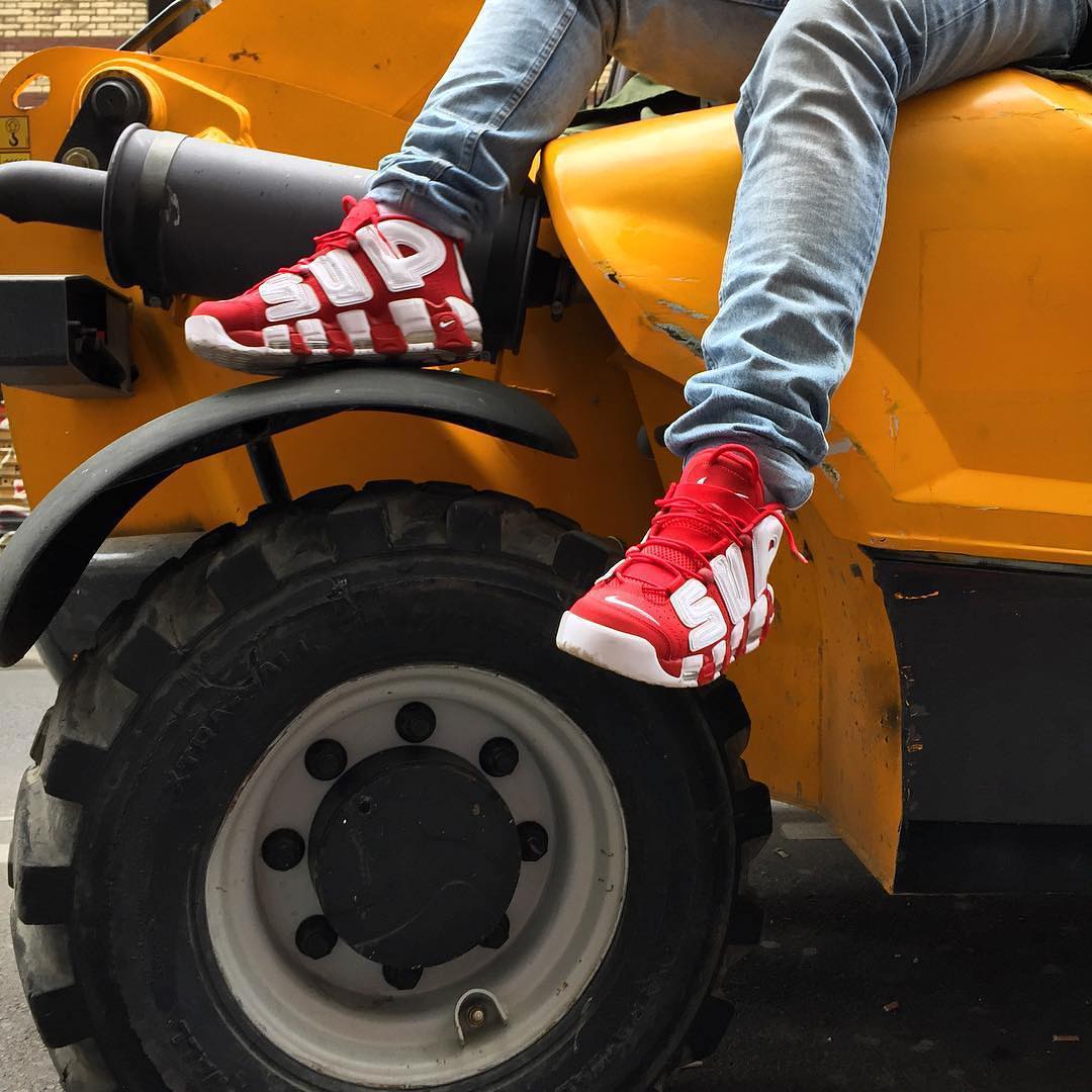 supreme-nike-air-more-uptempo-release-20170429