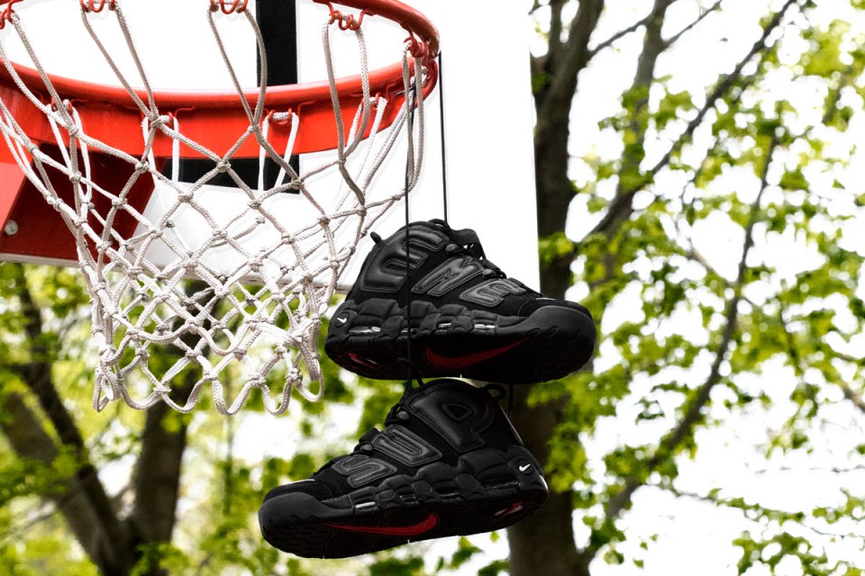 supreme-nike-air-more-uptempo-release-20170429-black