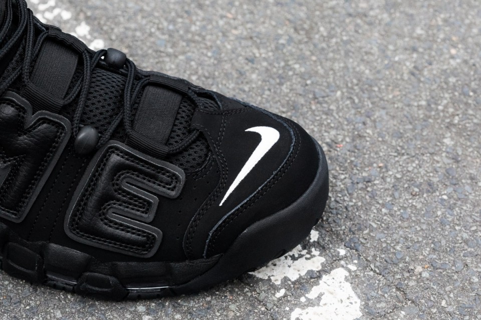 supreme-nike-air-more-uptempo-release-20170429-black