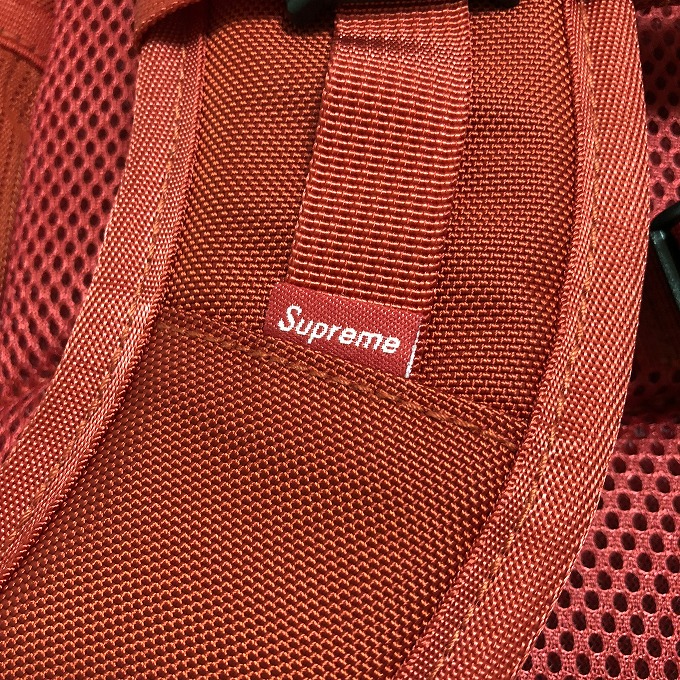 supreme-18ss-backpack-bag-review