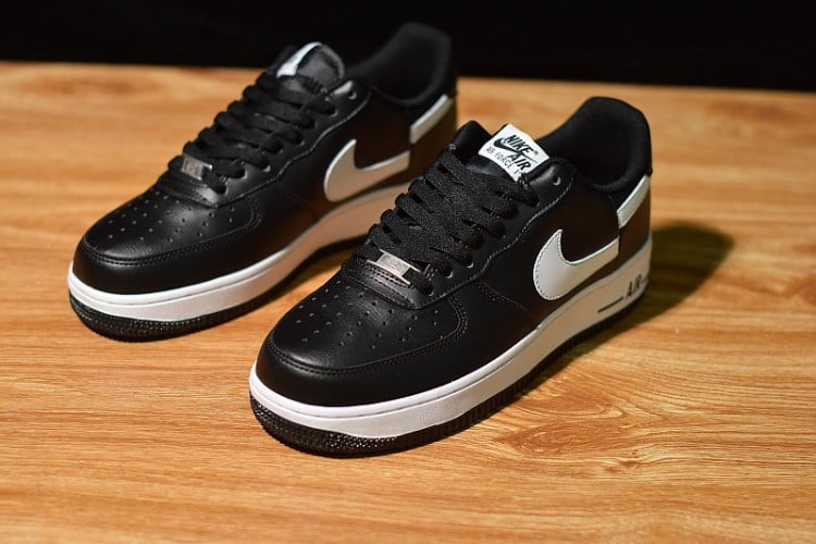 Supreme × COMME des GARCONS SHIRT × NIKE AIR FORCE 1 LOW が11月10 