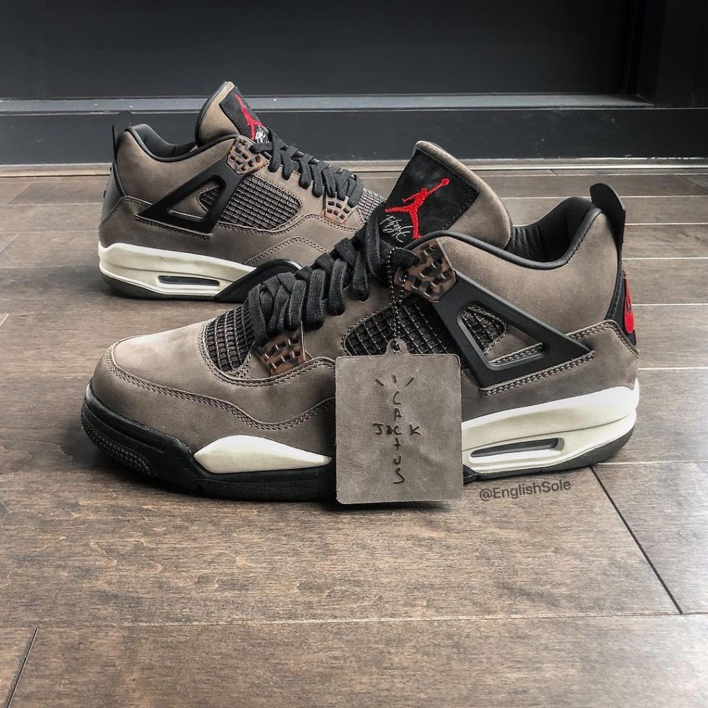 TRAVIS SCOTT × NIKE AIR JORDAN 4 CACTUS JACK DARK MOCHAが