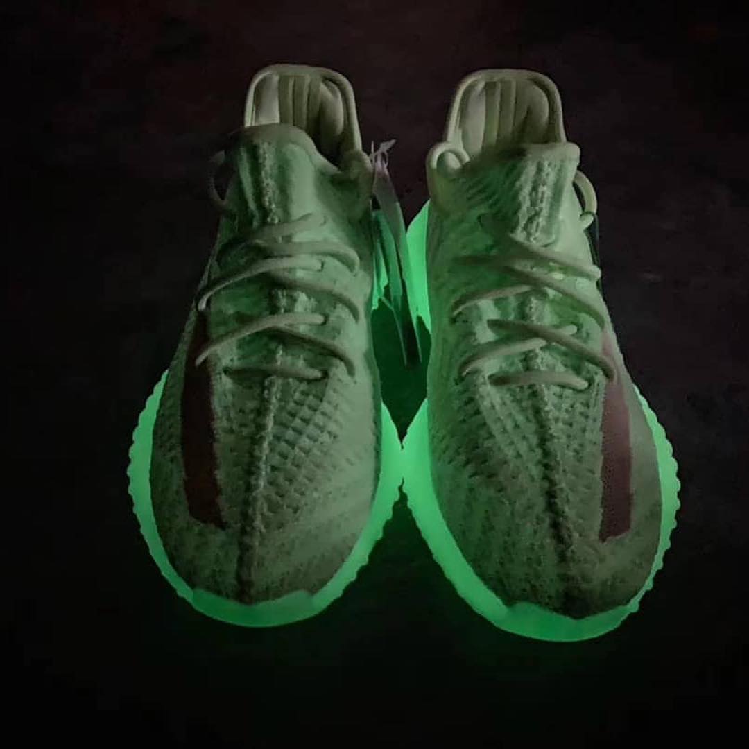 adidas-yeezy-boost-350-v2-glow-in-the-dark-release-2019-spring
