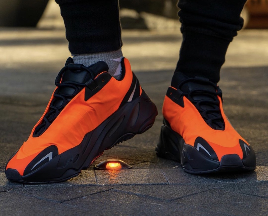 adidas-yeezy-boost-700-mnvn-orange-release-20200228
