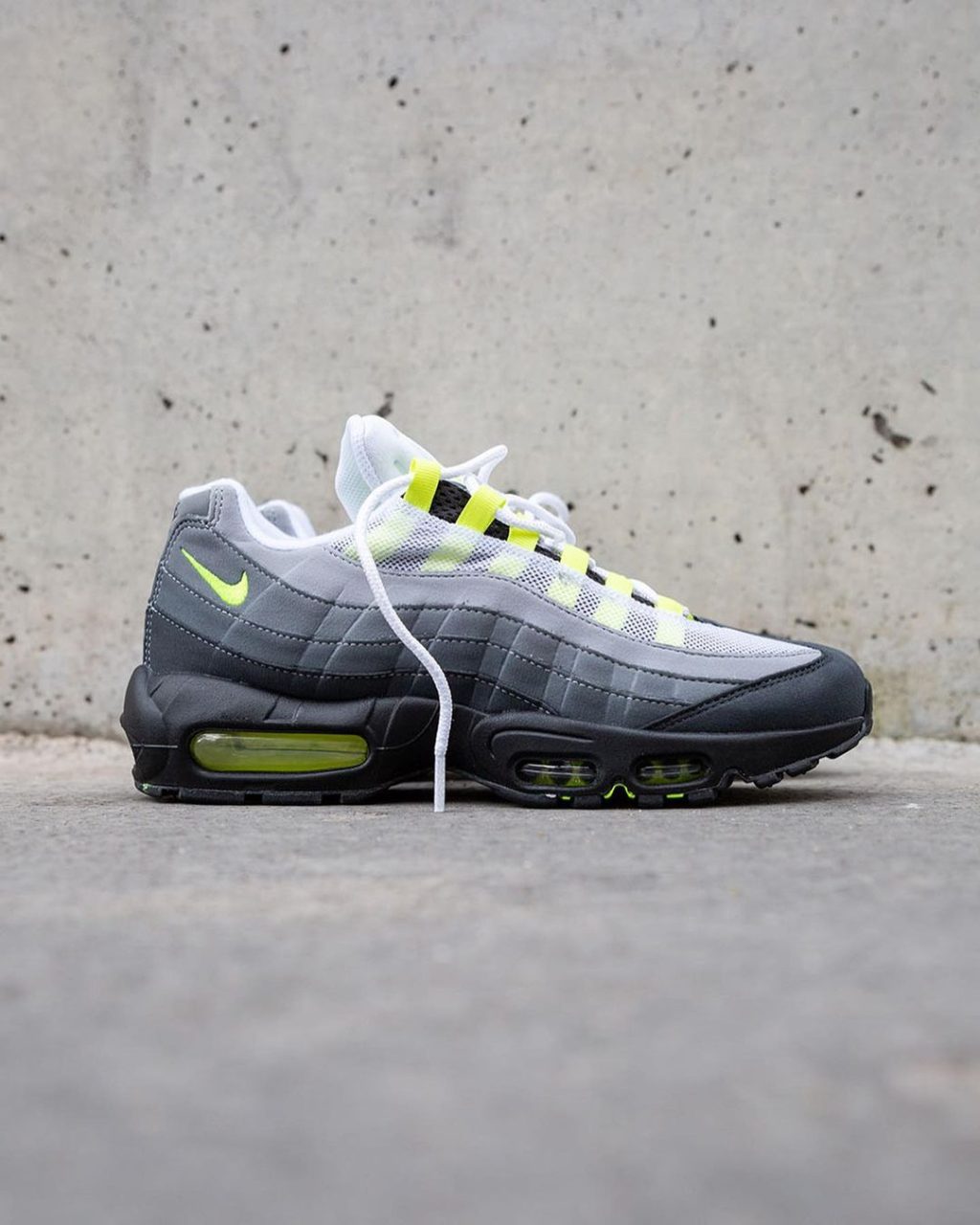 nike-air-max-95-og-neon-2020-ct1689-001-release-20201217