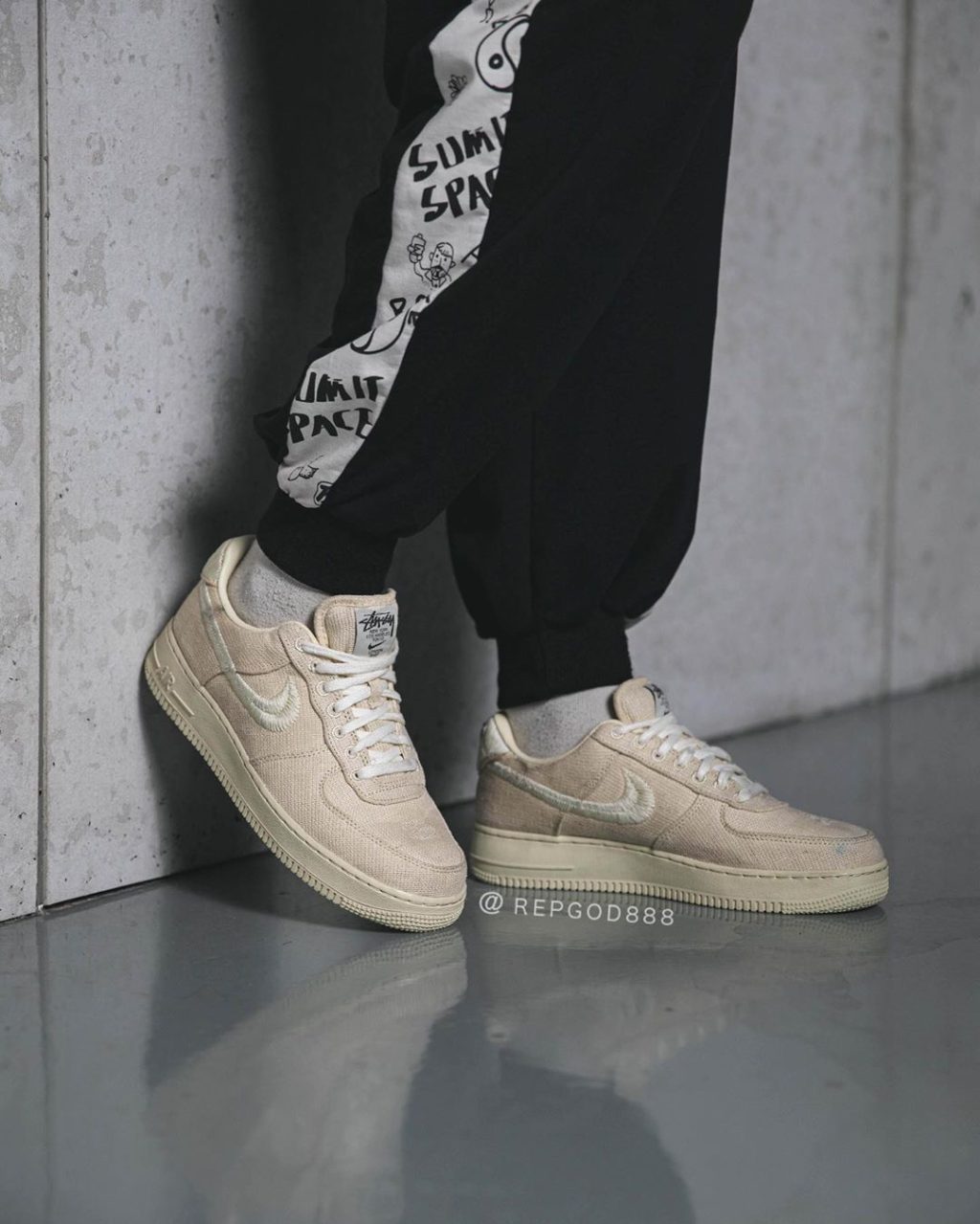 stussy-nike-air-force-1-low-fossil-stone-cz9084-001-release-2020-winter