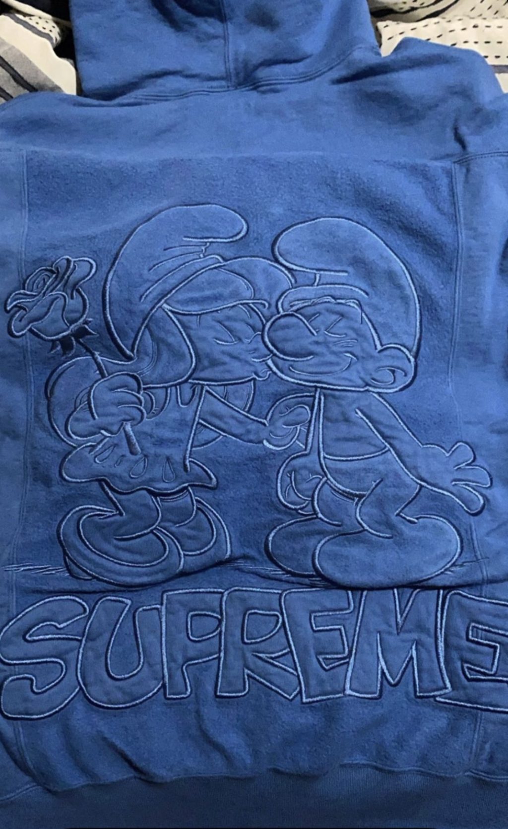 supreme-20aw-20fw-supreme-smurfs-hooded-sweatshirt