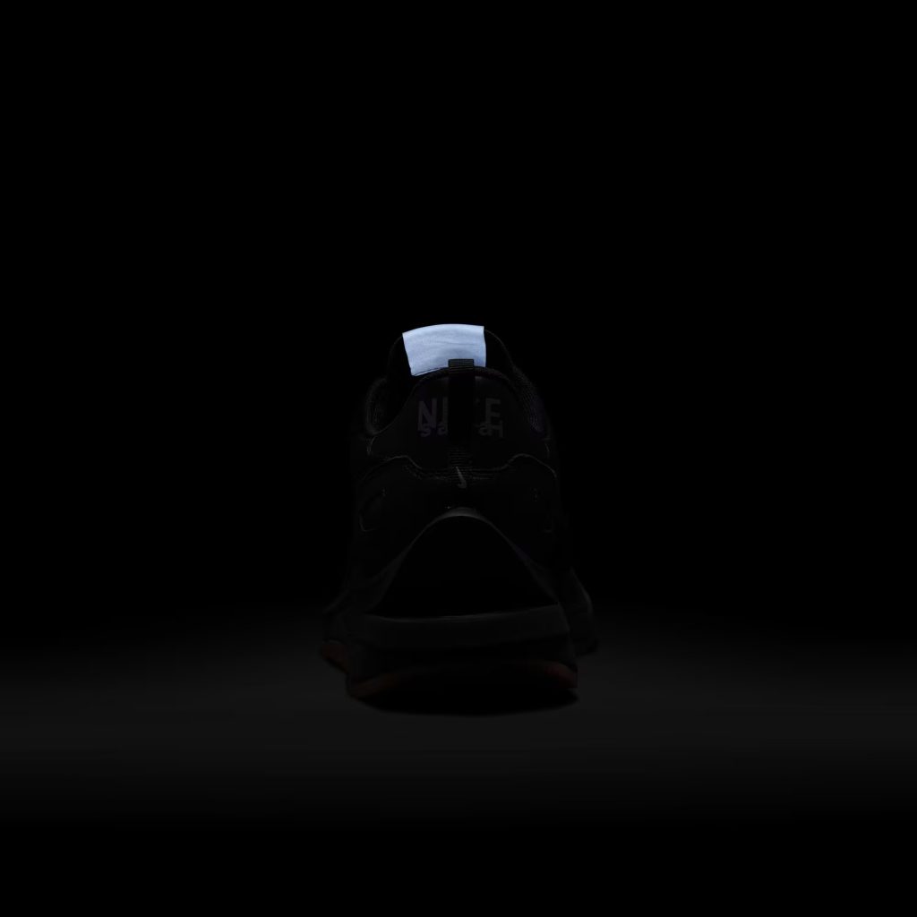 sacai-nike-vapor-waffle-dd1875-100-001-release-20220310