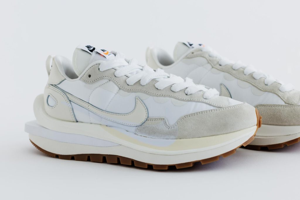 sacai-nike-vapor-waffle-dd1875-100-001-release-20220310