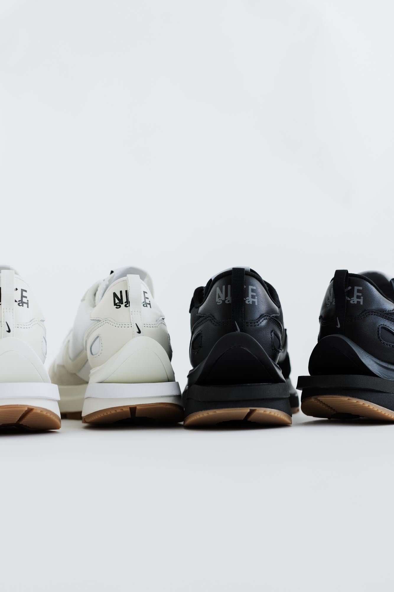 sacai-nike-vapor-waffle-dd1875-100-001-release-20220310