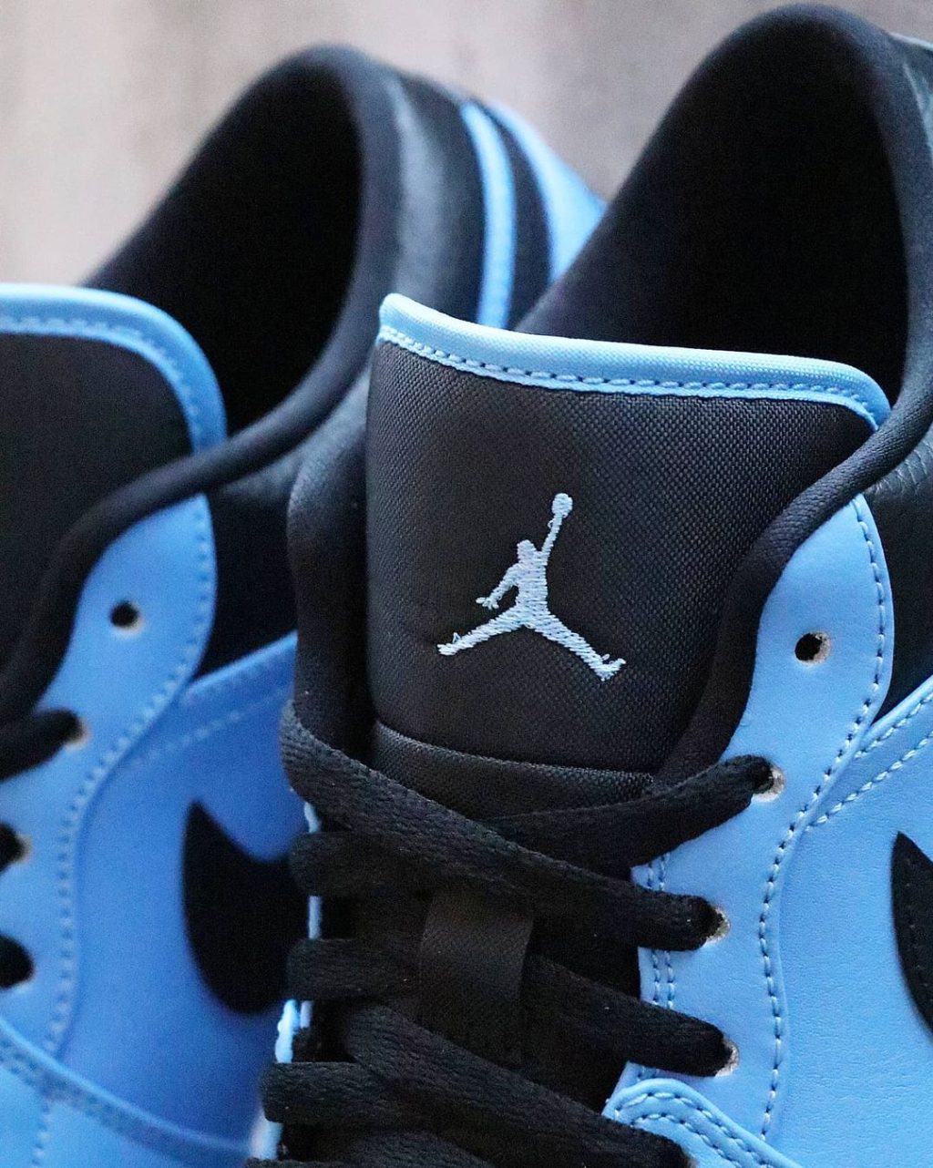 nike-air-jordan-1-low-university-blue-black-553558-403-release-20210305