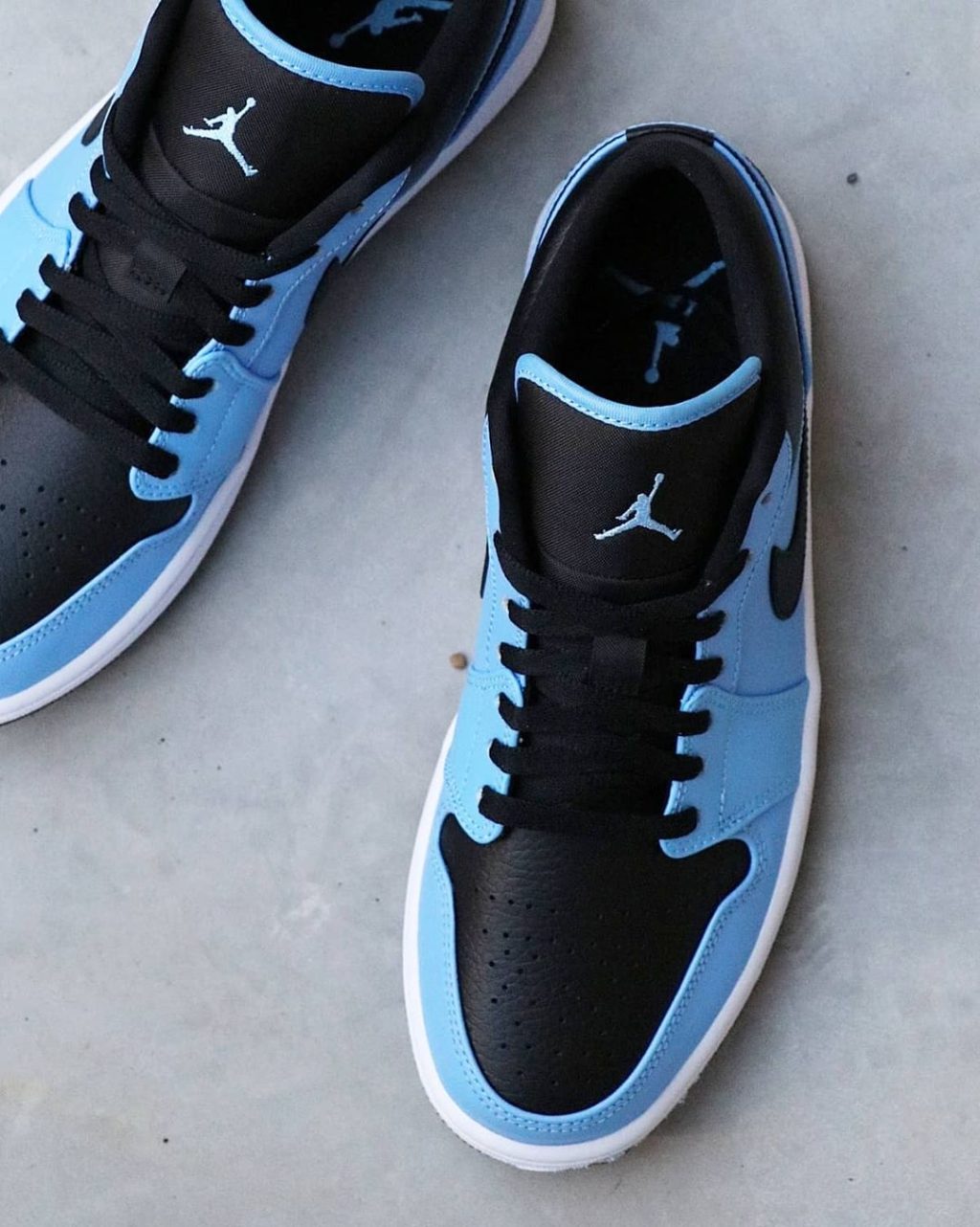 nike-air-jordan-1-low-university-blue-black-553558-403-release-20210305