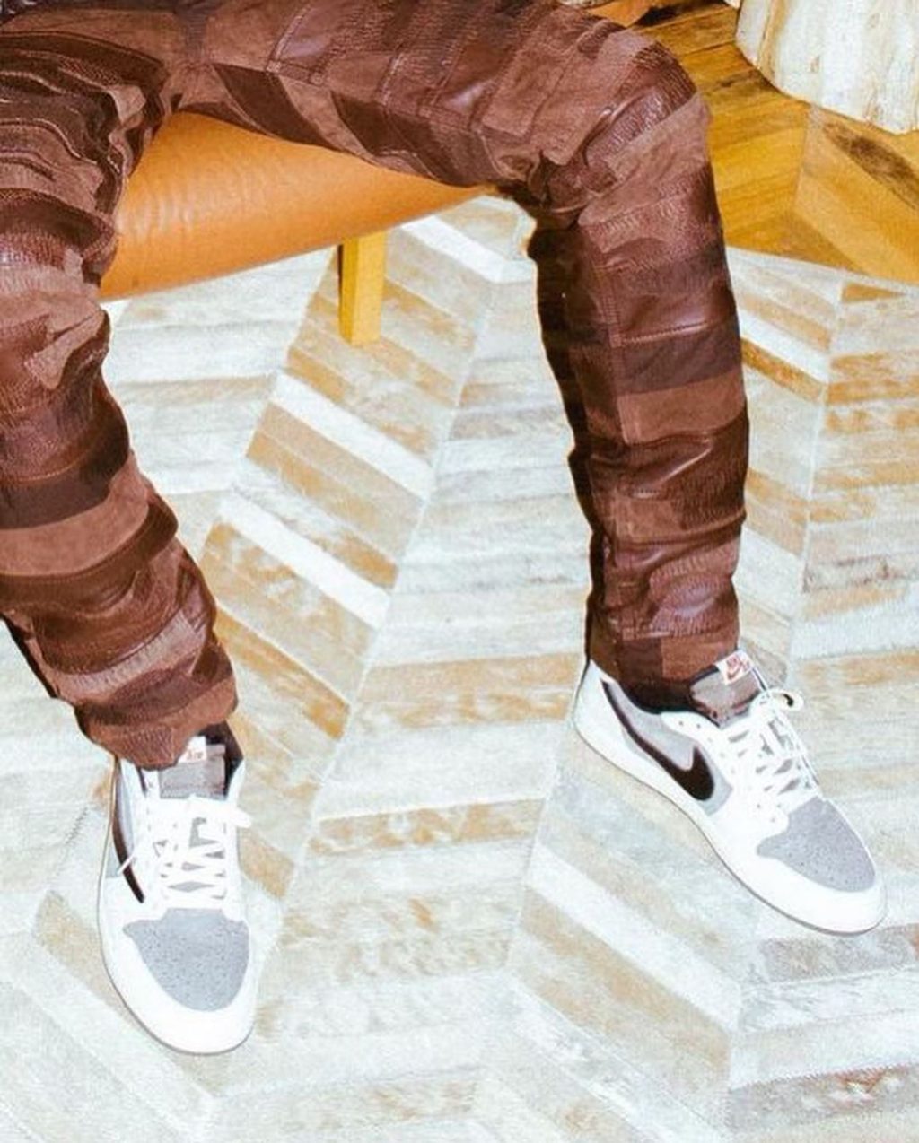 travis-scott-nike-air-jordan-1-low-reverse-mocha-release-info
