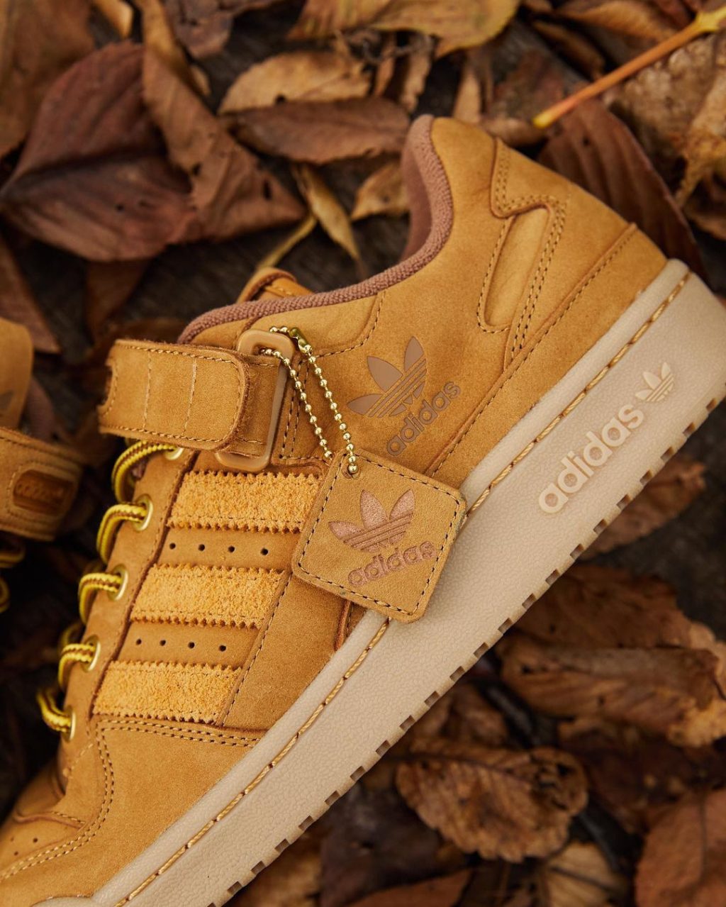atmos-adidas-forum-low-wheat-gx3953-release-20211030