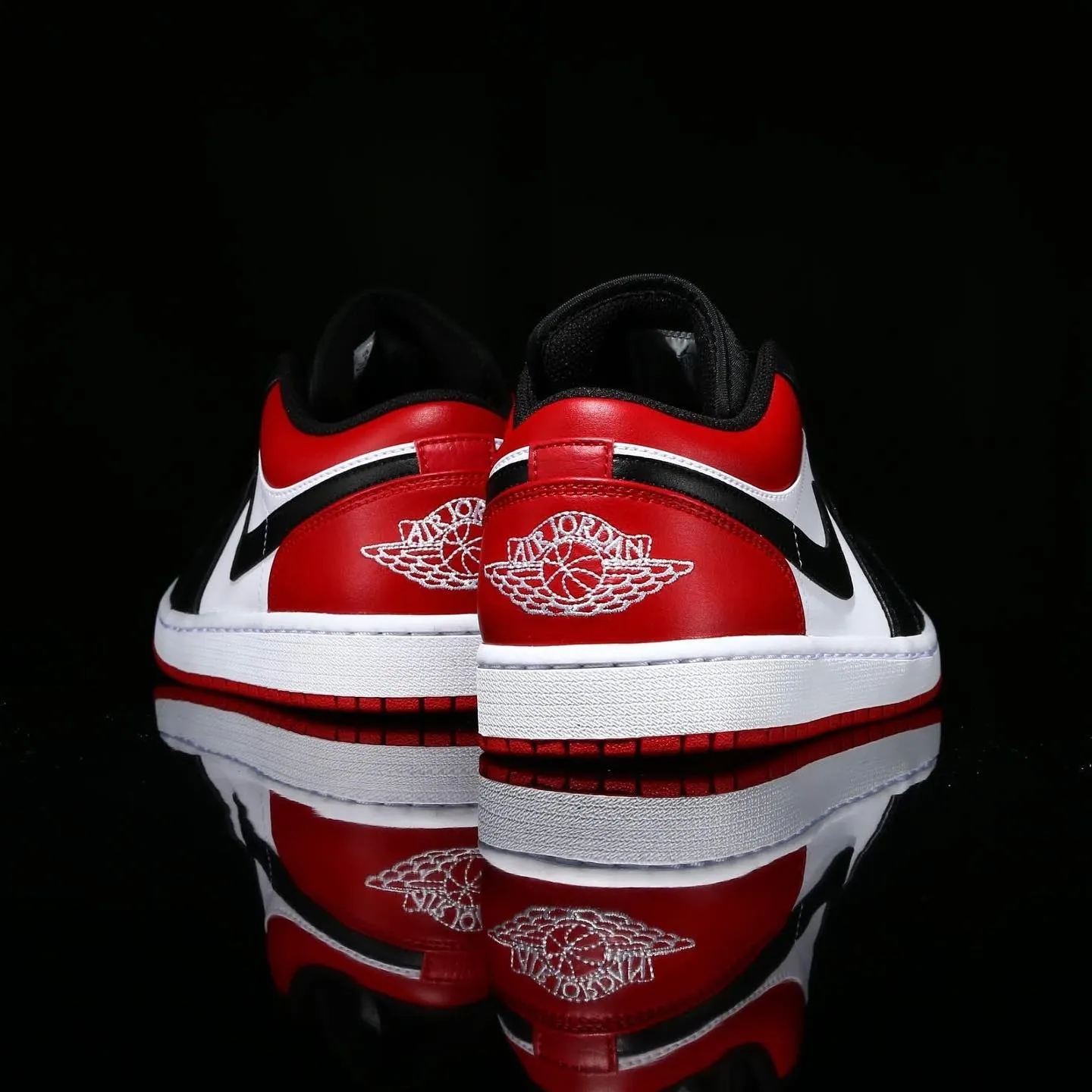 nike-air-jordan-1-low-bred-toe-553558-612-release-20220409