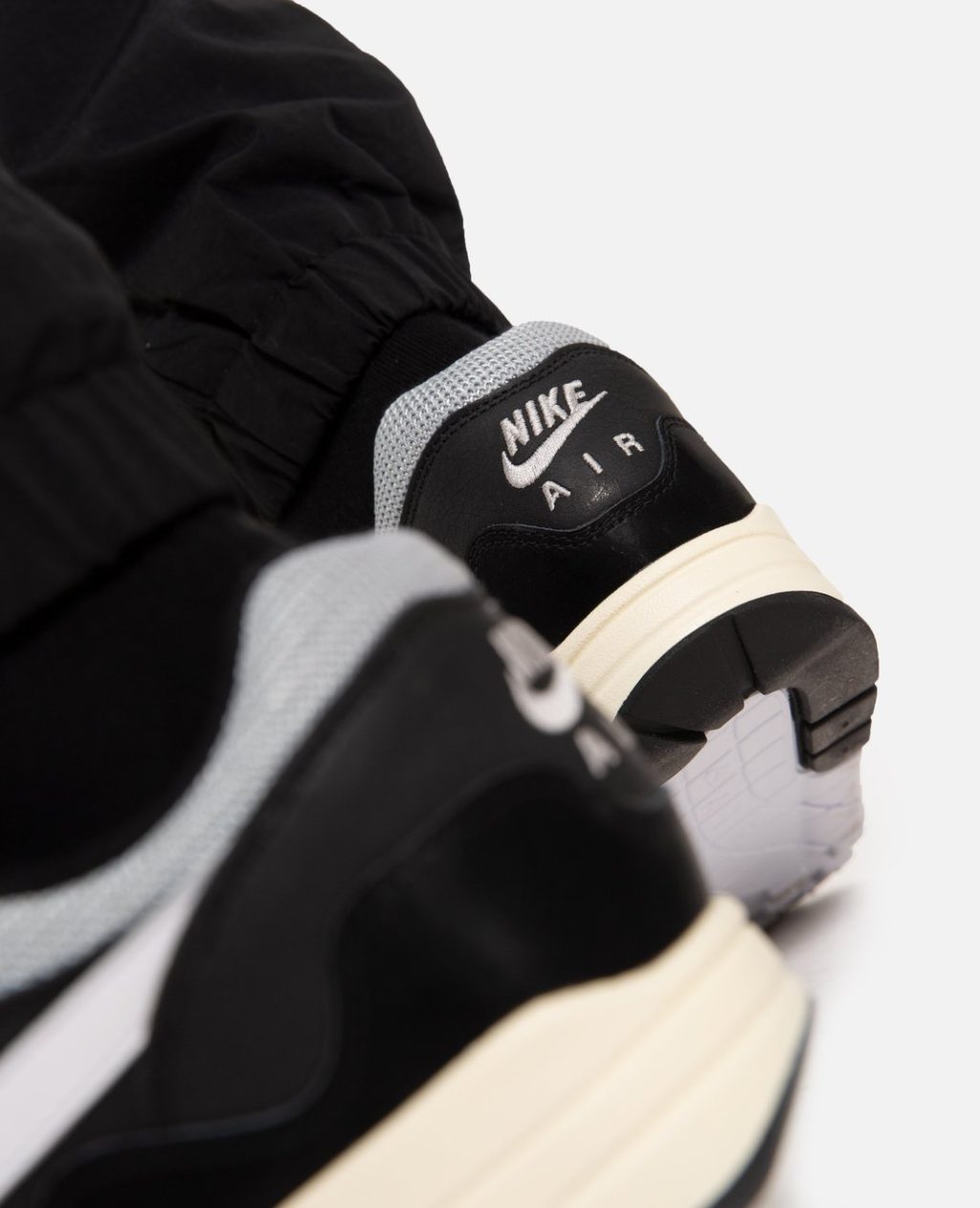 patta-nike-air-max-1-black-dh1348-001-release-20221210