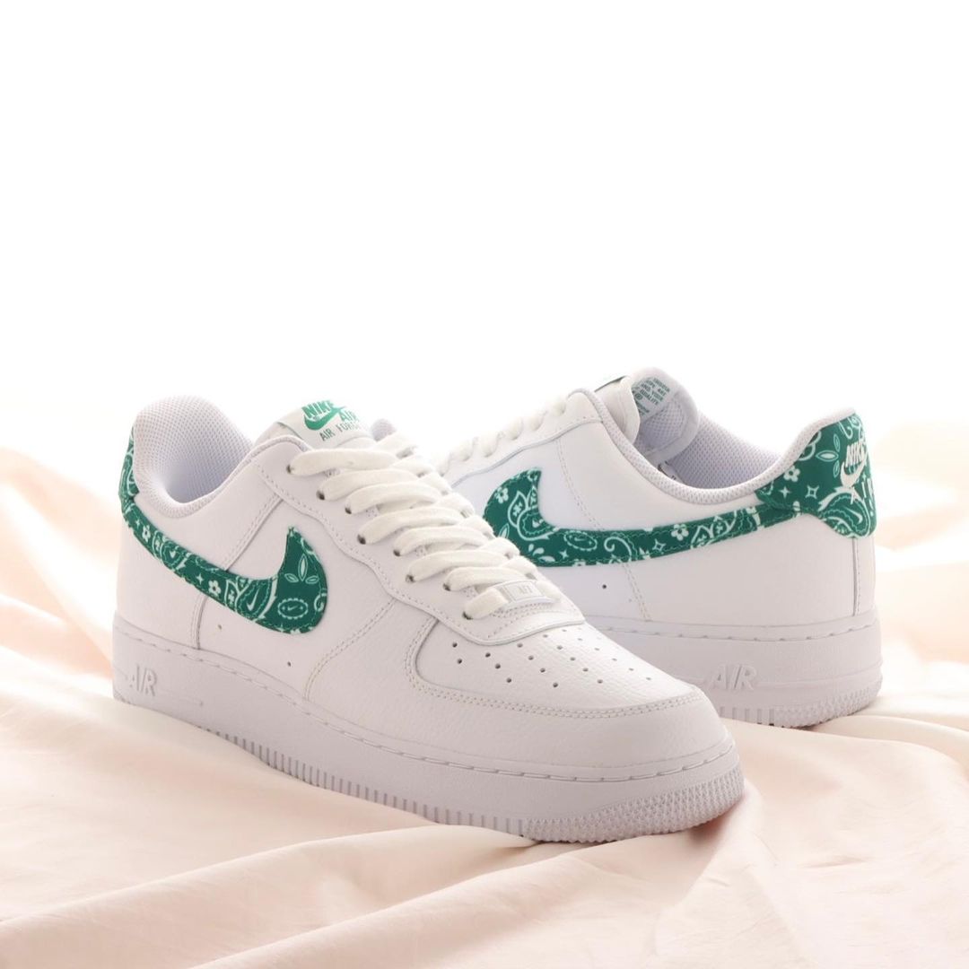 nike-wmns-air-force-1-low-black-green-paisley-dh4406-101-102-release-20210120