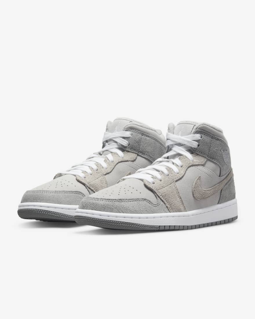 nike-wmns-air-jordan-1-mid-particle-grey-do7139-002-release-20220212
