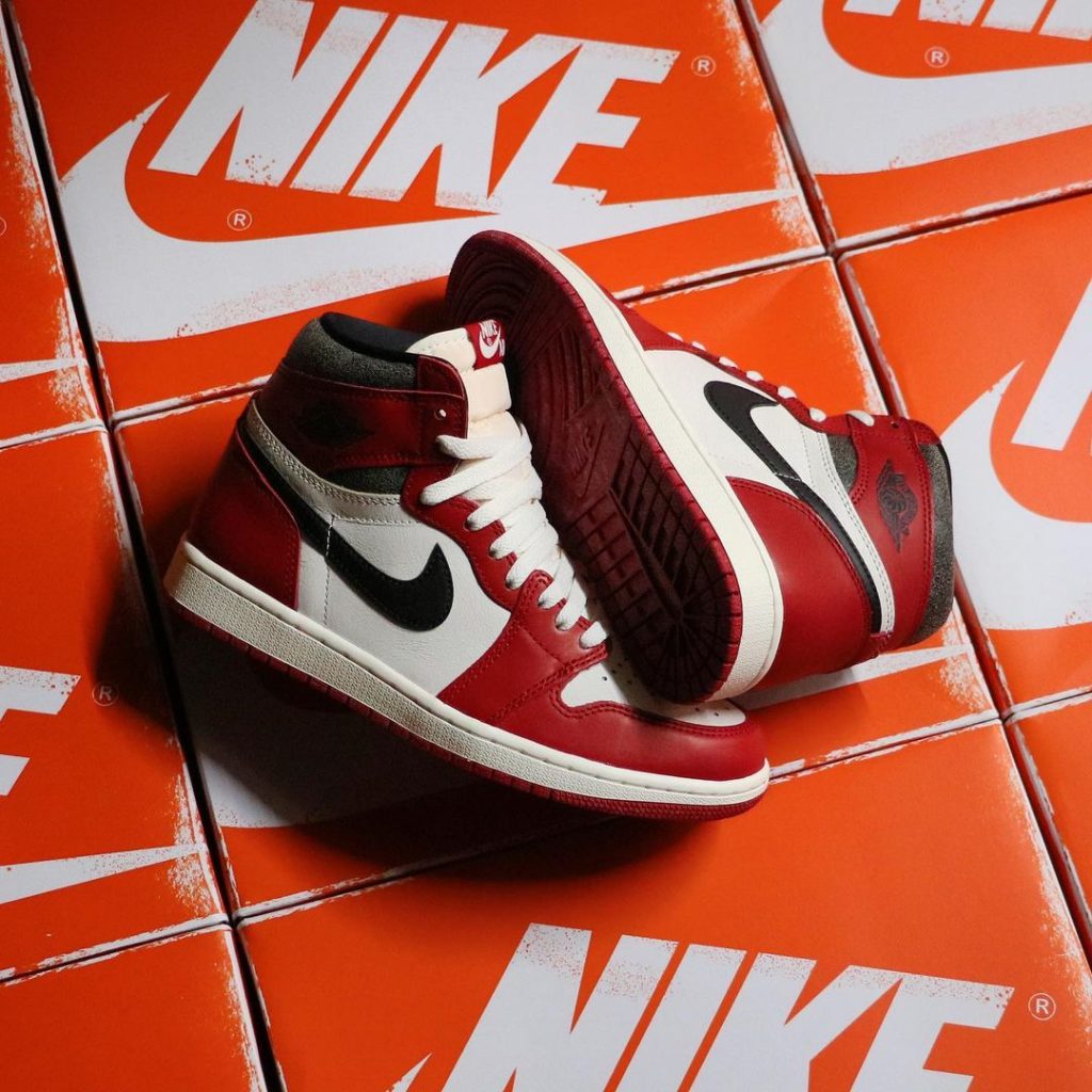 nike-air-jordan-1-retro-high-og-reimagined-lost-and-found-chicago-release-20221119