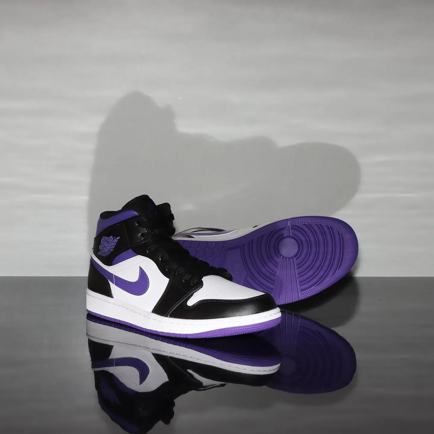 nike-air-jordan-1-mid-court-purple-554724-095-release-20220421