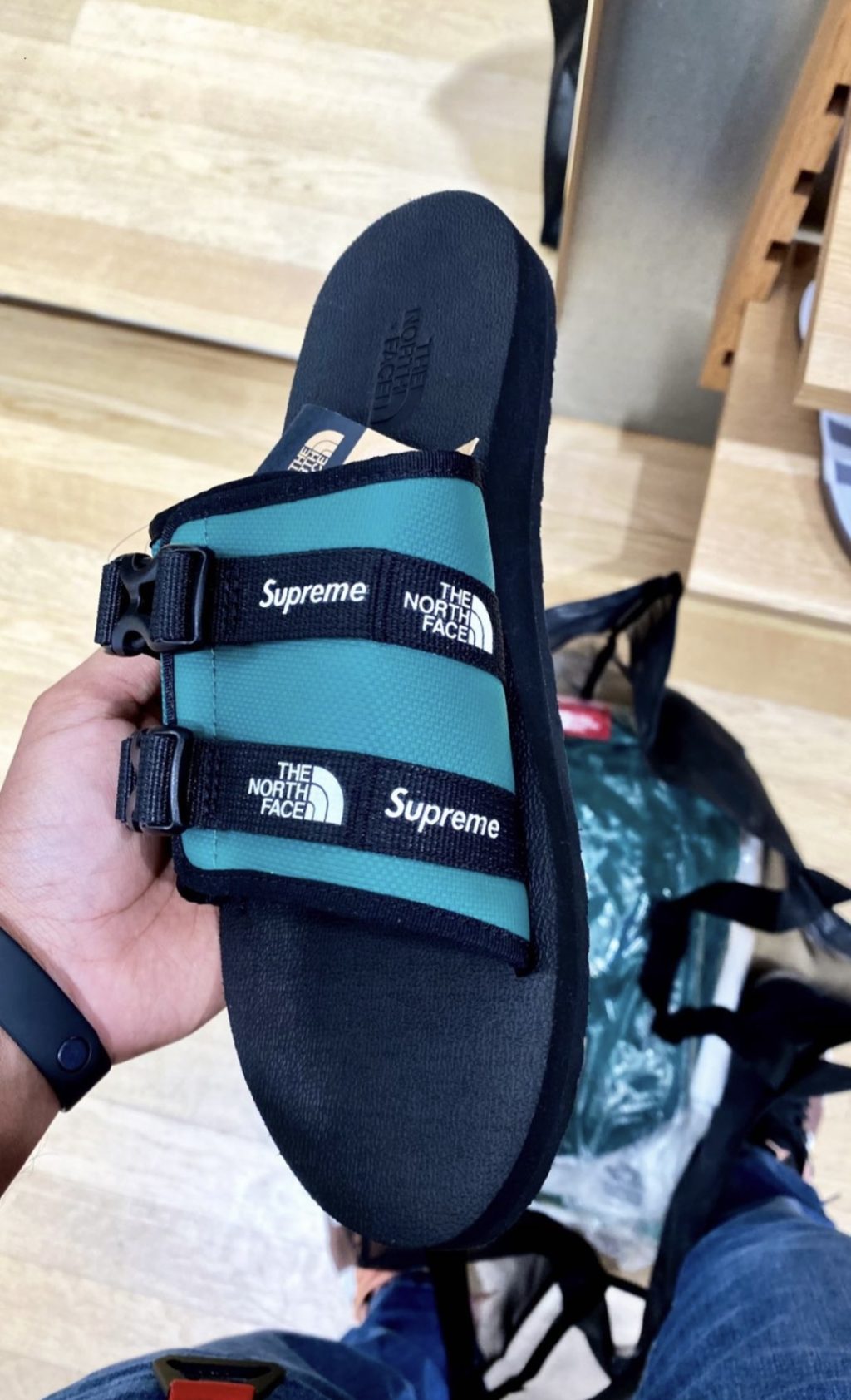 supreme-online-store-20220611-week16-release-items-look