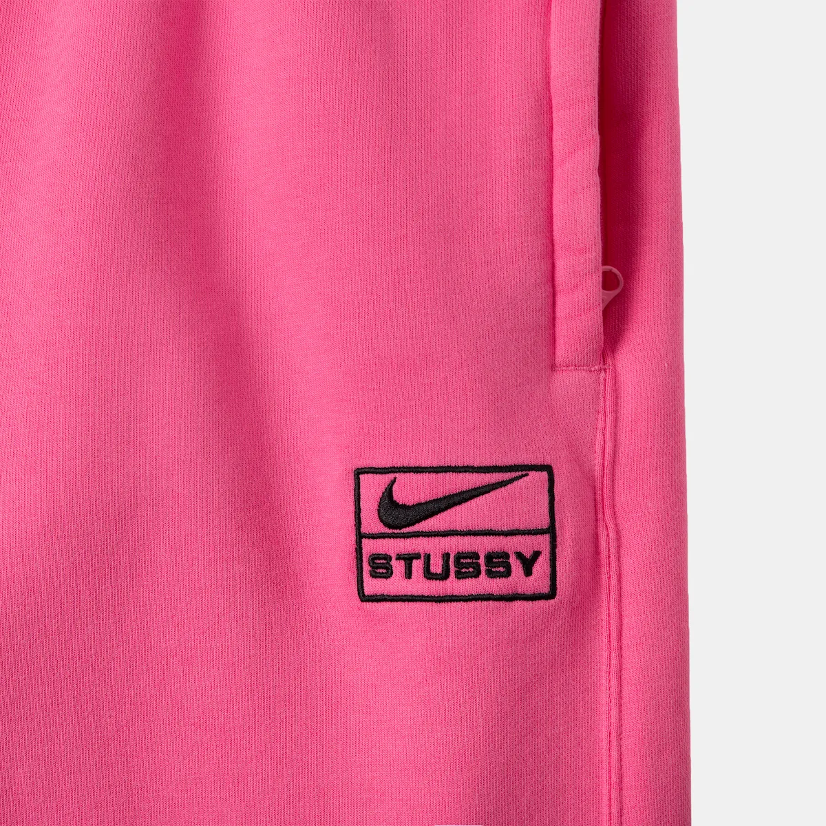 stussy-nike-air-max-2013-apparel-release-20220806