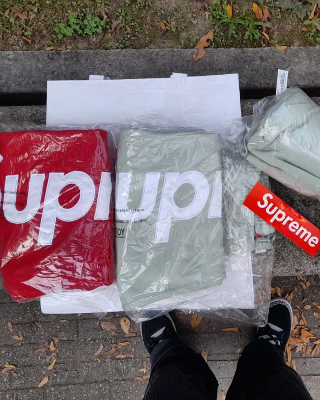 supreme-online-store-20221029-week9-22aw-22fw-release-items-look
