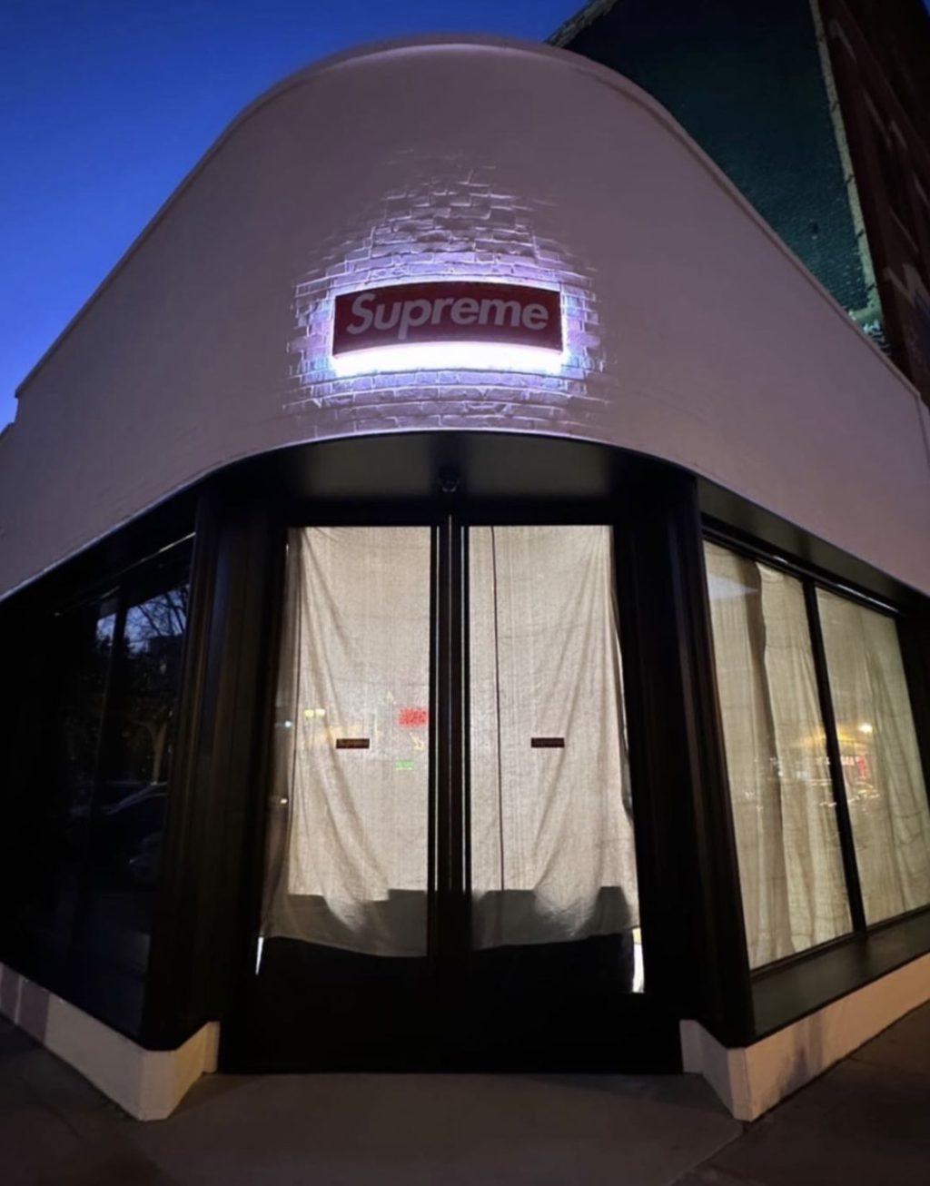 supreme-chicago-store-open-22aw-22fw-20221110-week11