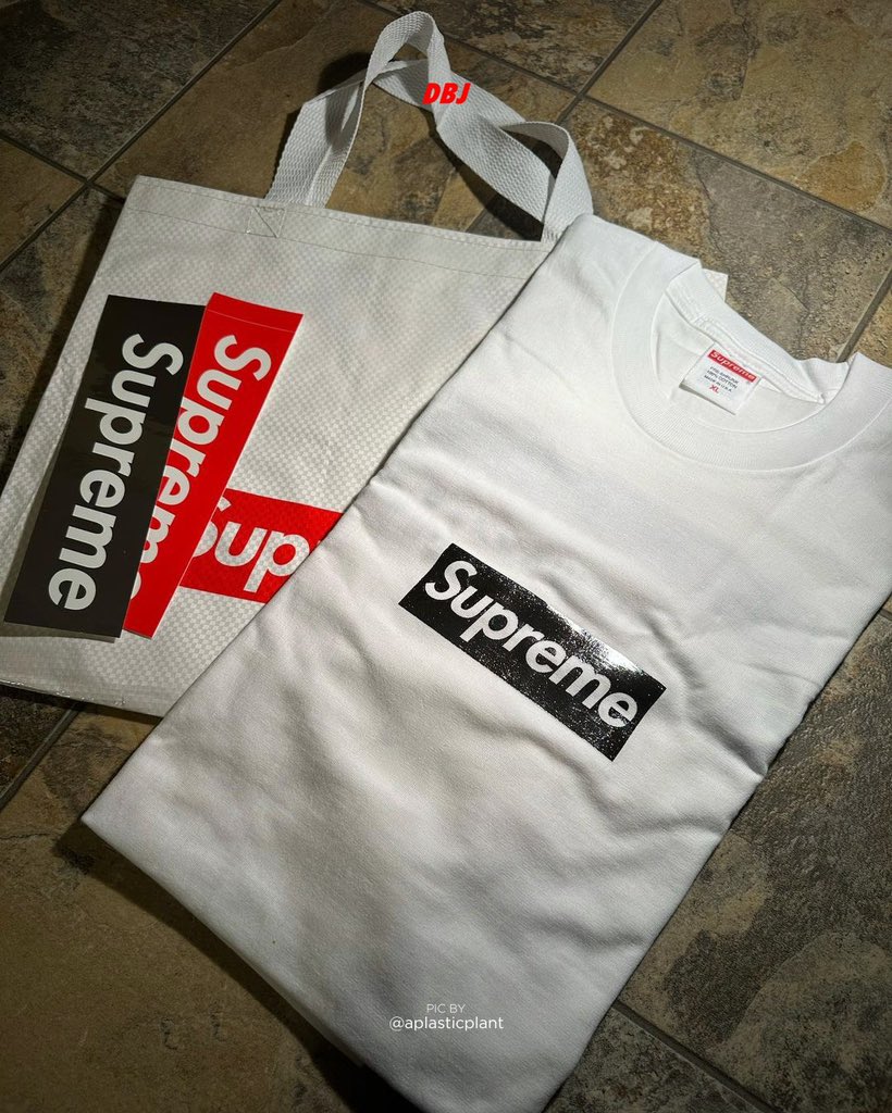 supreme-online-store-20221112-week11-22aw-22fw-release-items-look