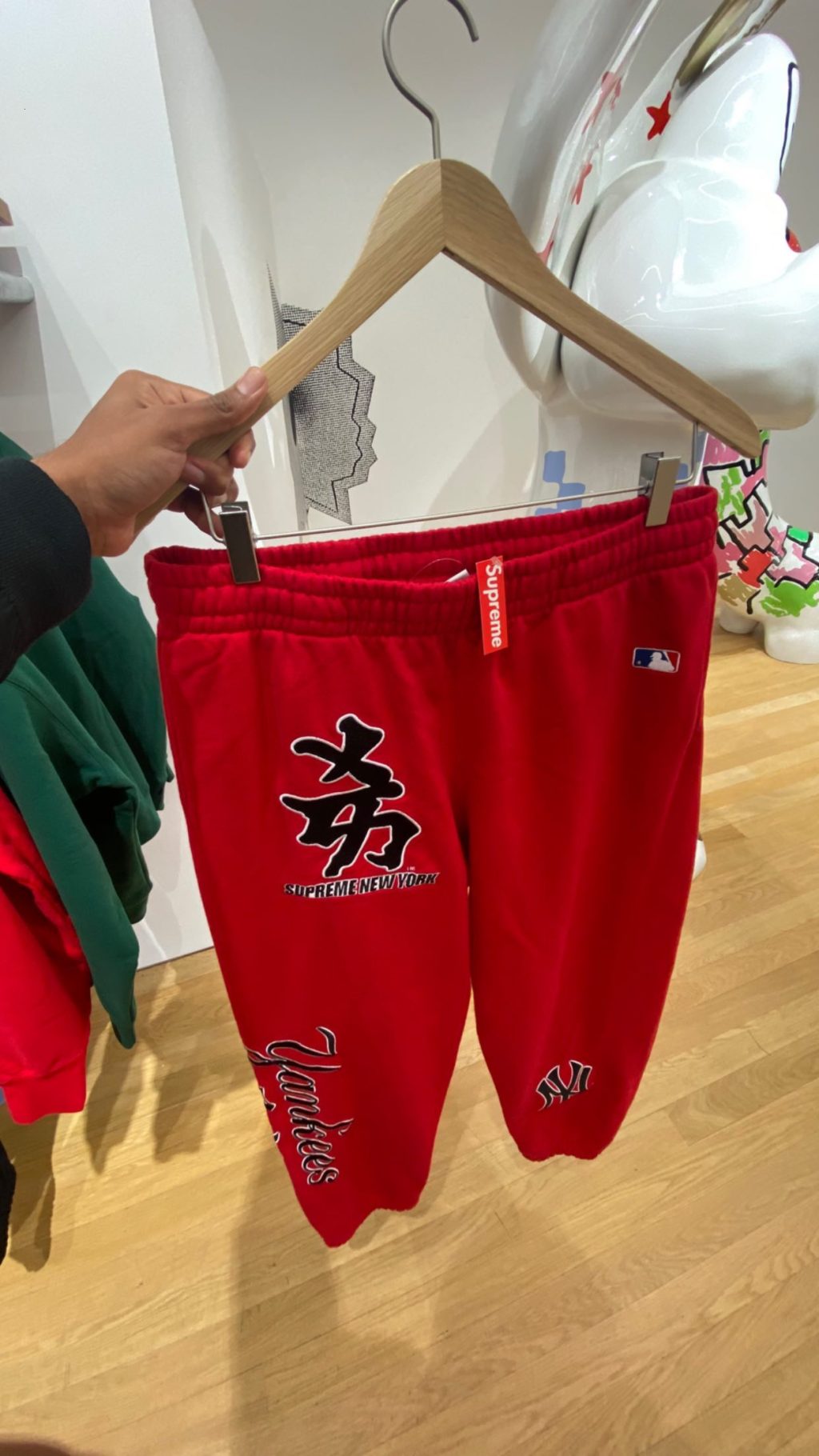 supreme-online-store-20221112-week11-22aw-22fw-release-items-look