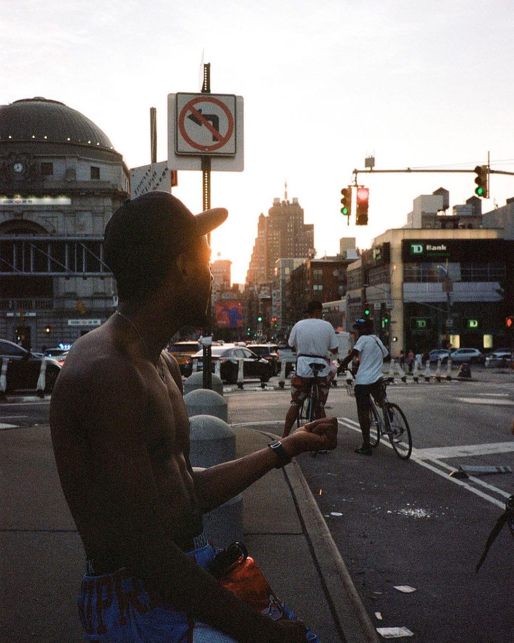 supreme-online-store-20221203-week14-22aw-22fw-release-items-play-dead-tee-book