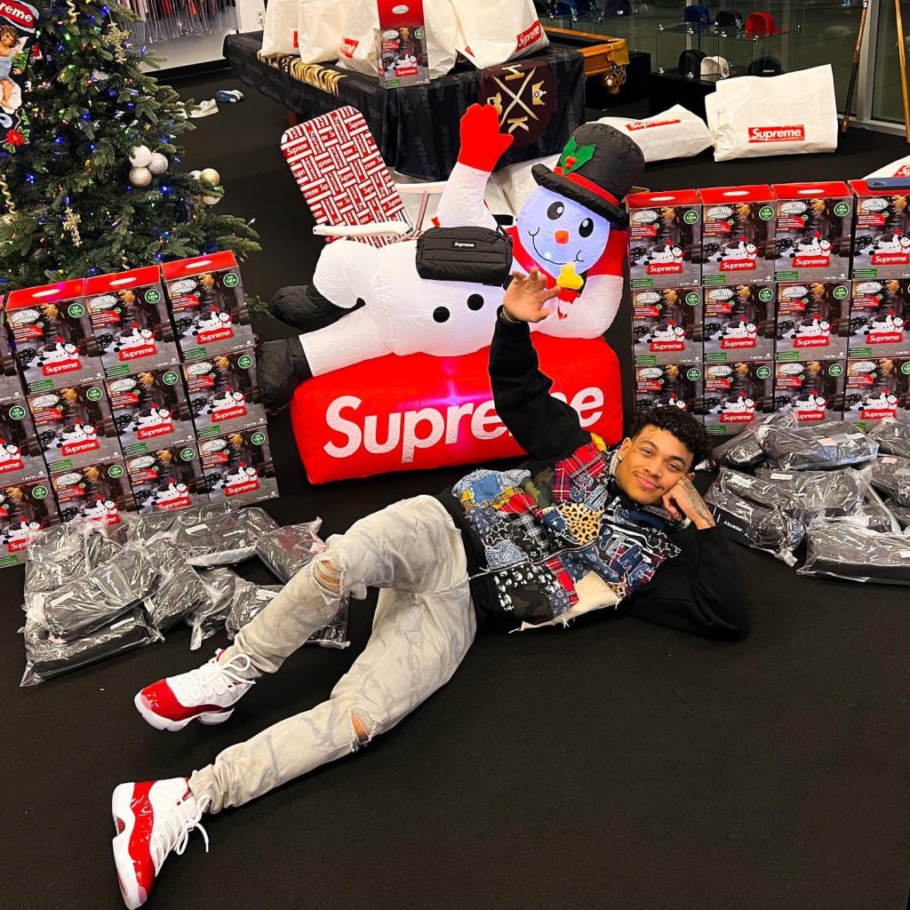 supreme-online-store-20221203-week14-22aw-22fw-release-items-look