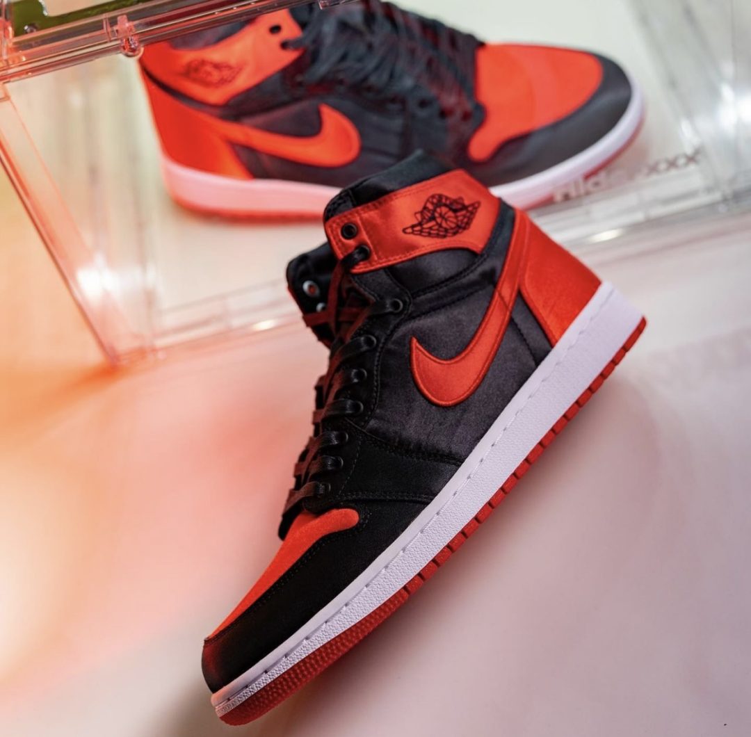 nike-wmns-air-jordan-1-retro-high-og-satin-bred-fd4810-061-release-20231018