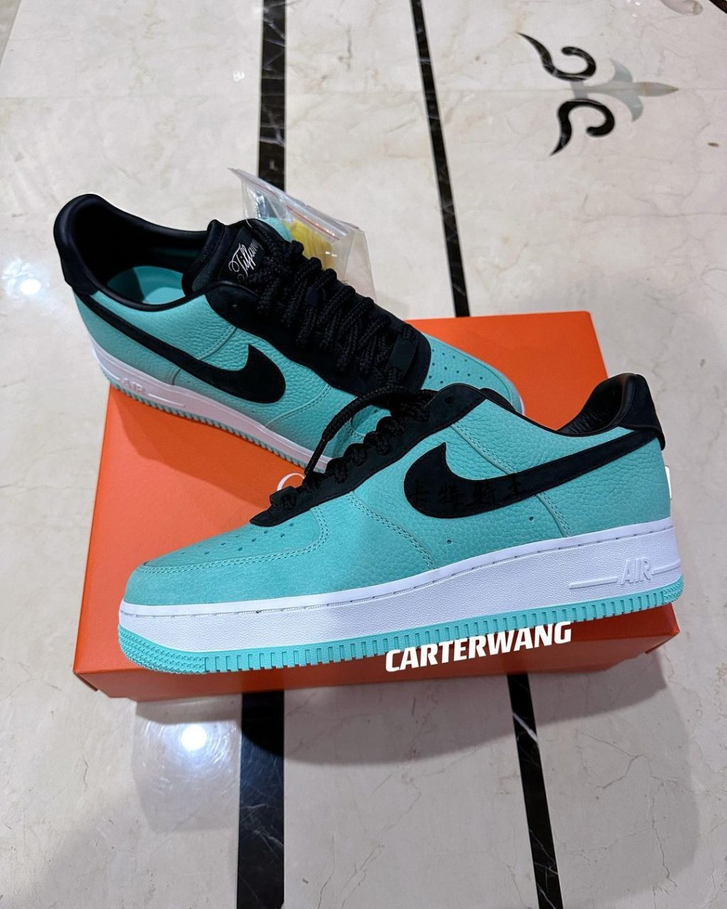 tiffany-and-co-nike-air-force-1-low-sample-model