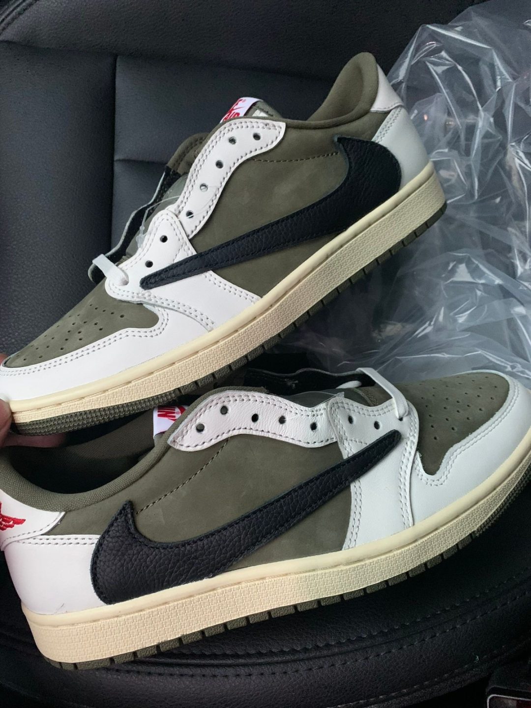 TRAVIS SCOTT × NIKE AIR JORDAN 1 LOW OG OLIVEが2025年春頃に海外発売予定 God