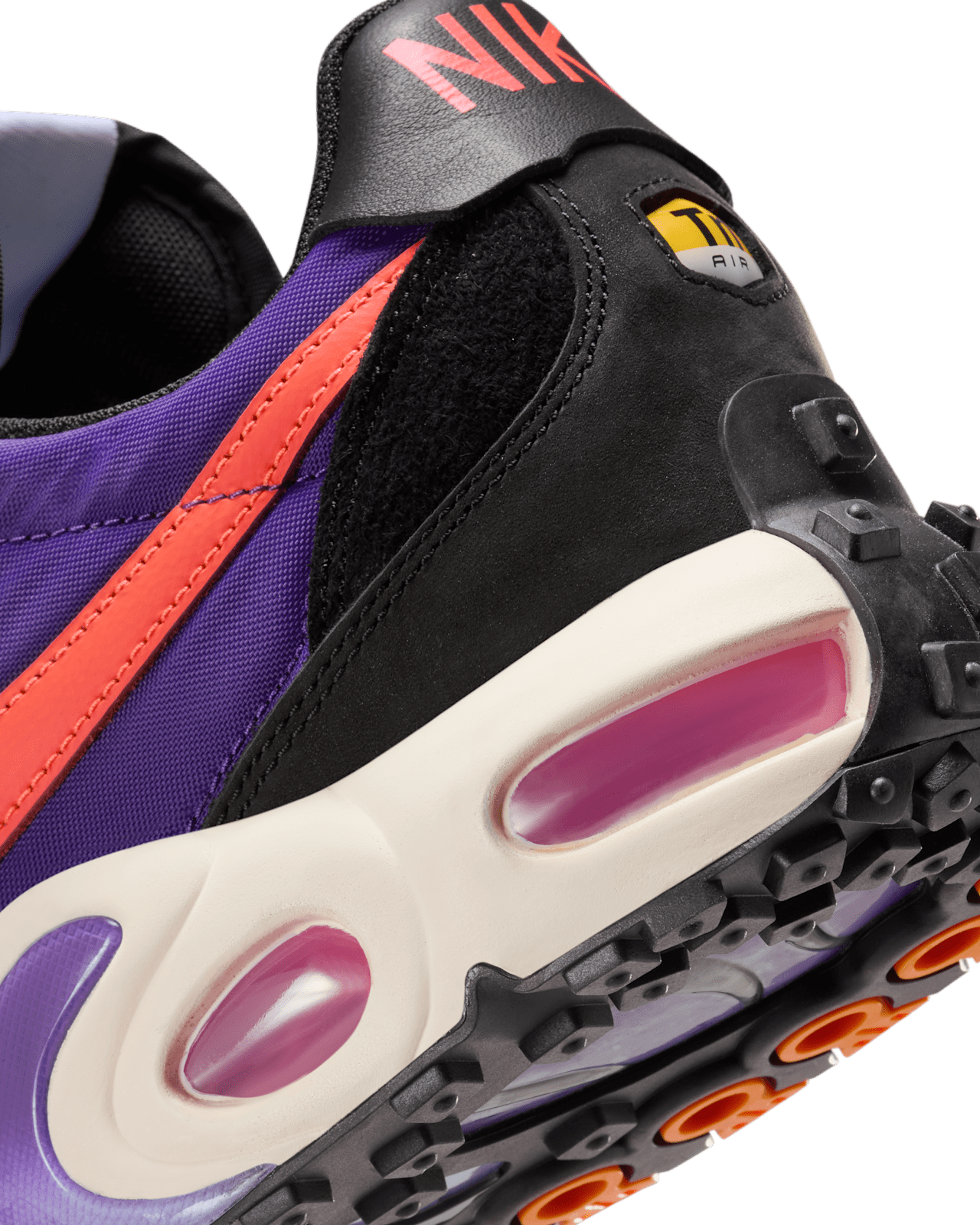 nike-air-max-waffle-racer-fv6946-500-release-20241203